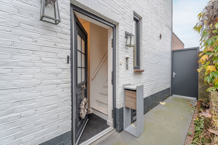 Bekijk foto 4 van Desiree Geeraertstraat 24