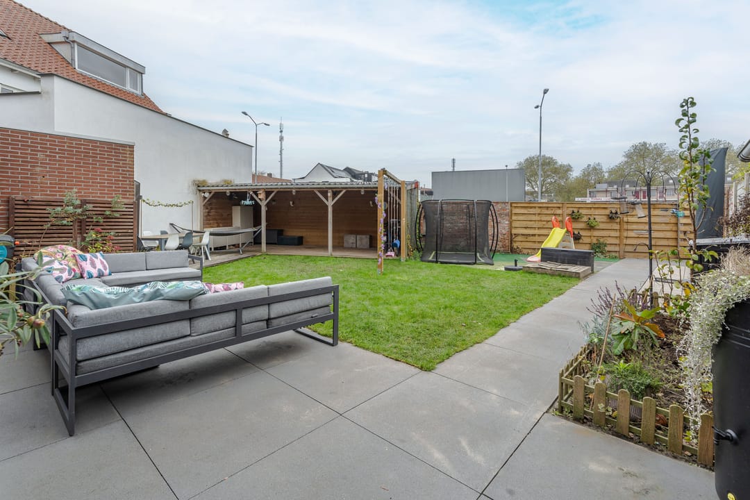 Foto 56 van Desiree Geeraertstraat 24