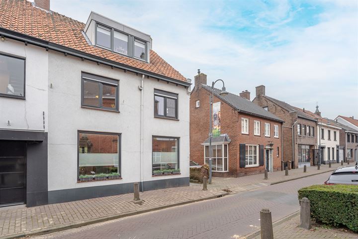 View photo 65 of Desiree Geeraertstraat 24