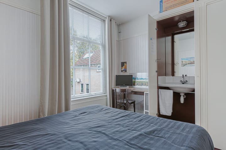 Photo 32 of Geuzenstraat 6