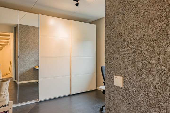 Photo 26 of Pimpernel 15