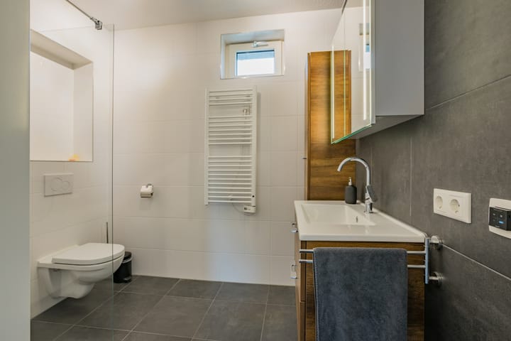 Photo 32 of Pimpernel 15