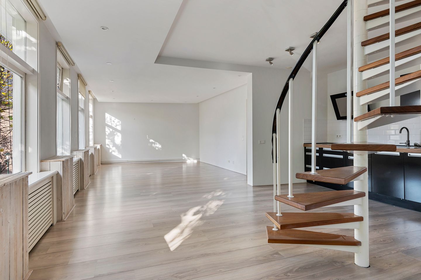 Foto 10 van Lindenplein 12