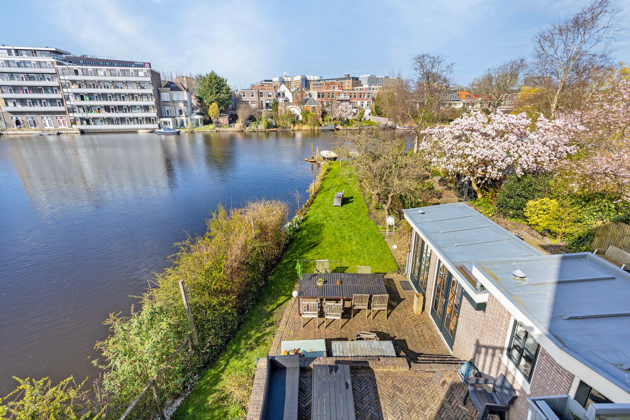 Foto 42 van Noordeindeplein 2-B