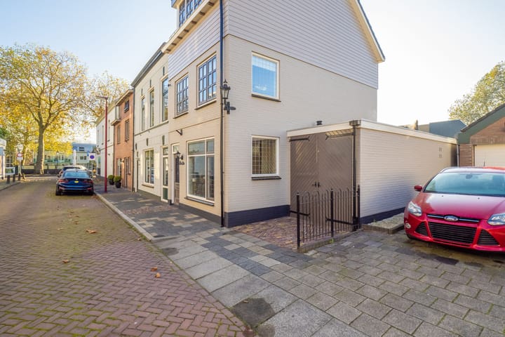 Photo 38 of Mauritsstraat 6