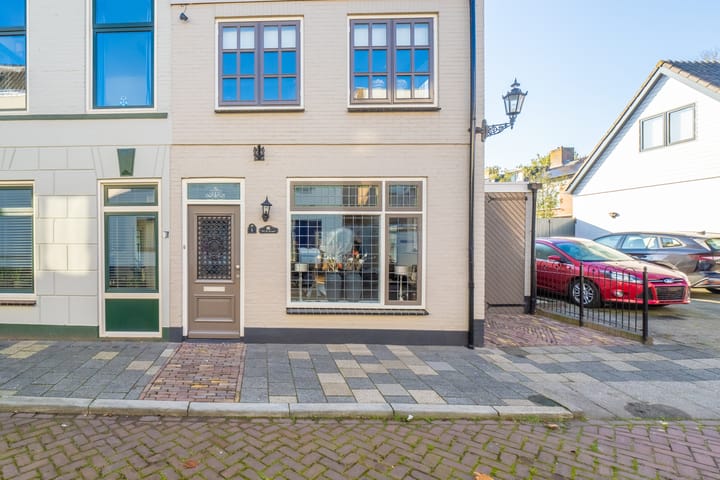 Photo 39 of Mauritsstraat 6