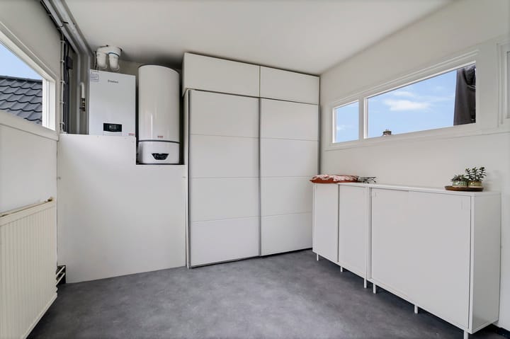 Photo 40 of Mr. Pieter Jelles Troelstrawei 21