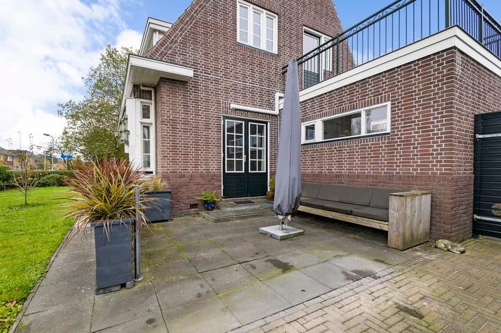 Photo 44 of Mr. Pieter Jelles Troelstrawei 21