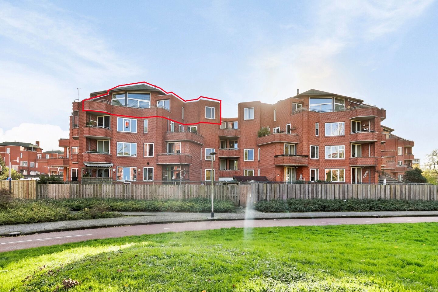 Foto 1 van Lemelerberg 114