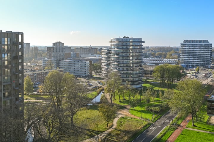 Bekijk foto 31 van Robert Kochlaan 412