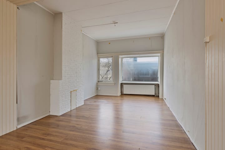 Photo 7 of Van Heutszstraat 46