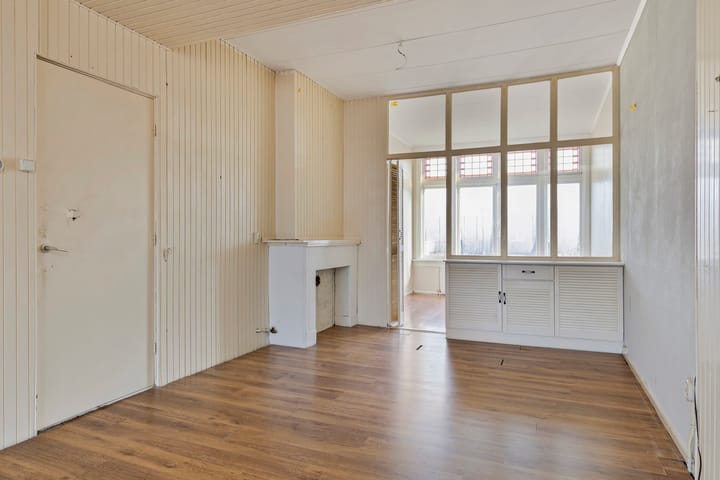 Photo 10 of Van Heutszstraat 46