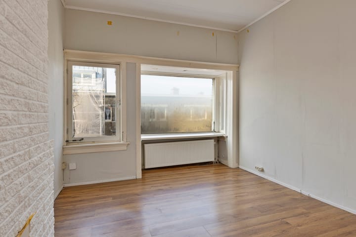 Photo 8 of Van Heutszstraat 46