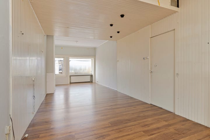 Photo 11 of Van Heutszstraat 46