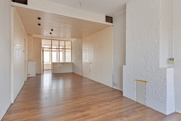 Photo 9 of Van Heutszstraat 46