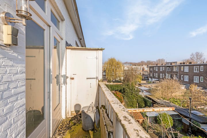 Photo 22 of Van Heutszstraat 46