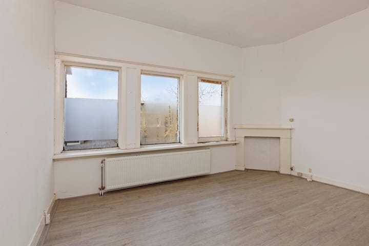 Photo 16 of Van Heutszstraat 46