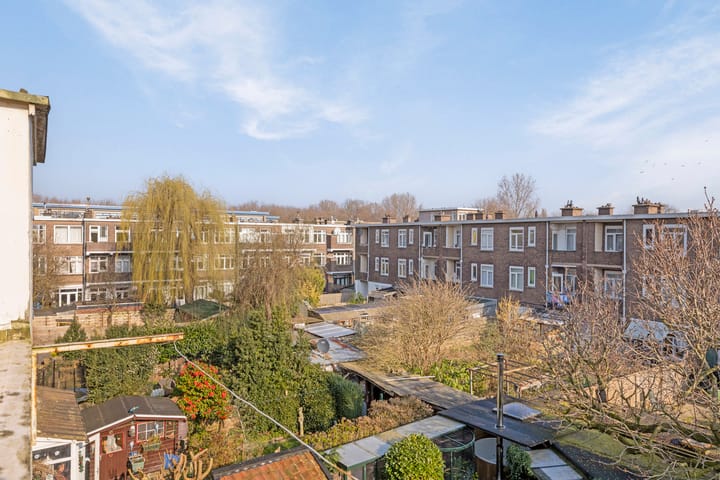 Photo 23 of Van Heutszstraat 46