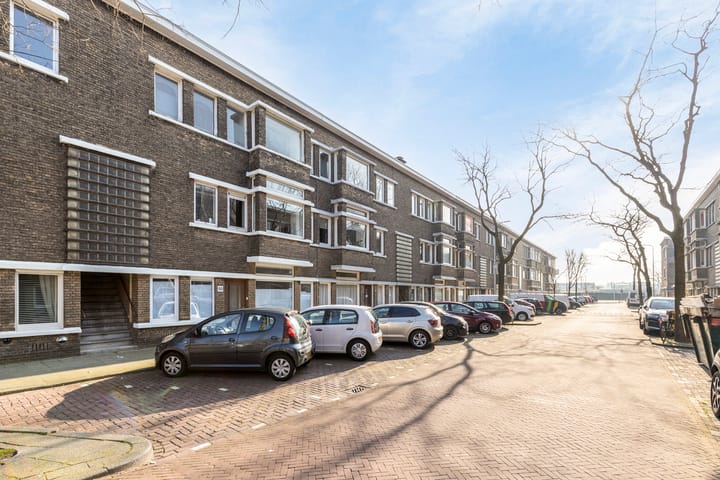 Photo 24 of Van Heutszstraat 46