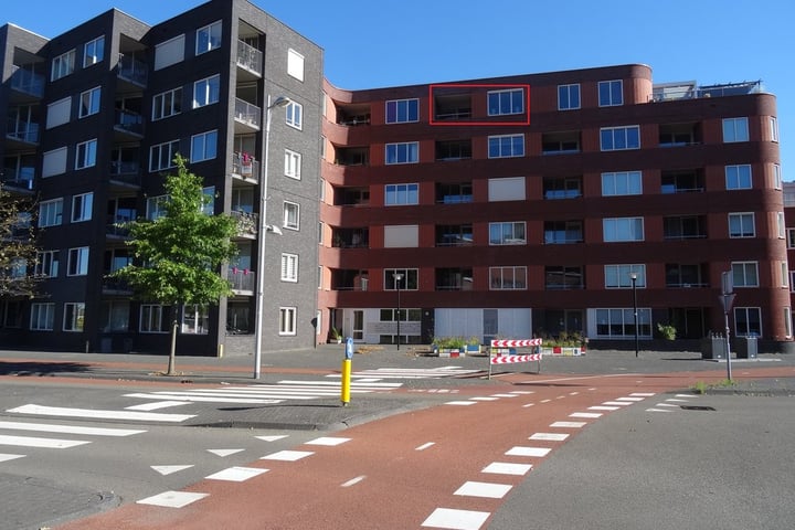 Bekijk foto 2 van Piet Mondriaanplein 119