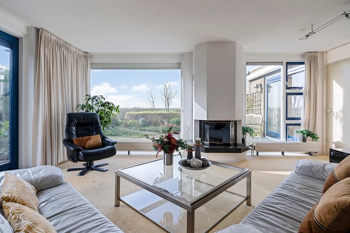 Photo 15 of Wetterbies 24