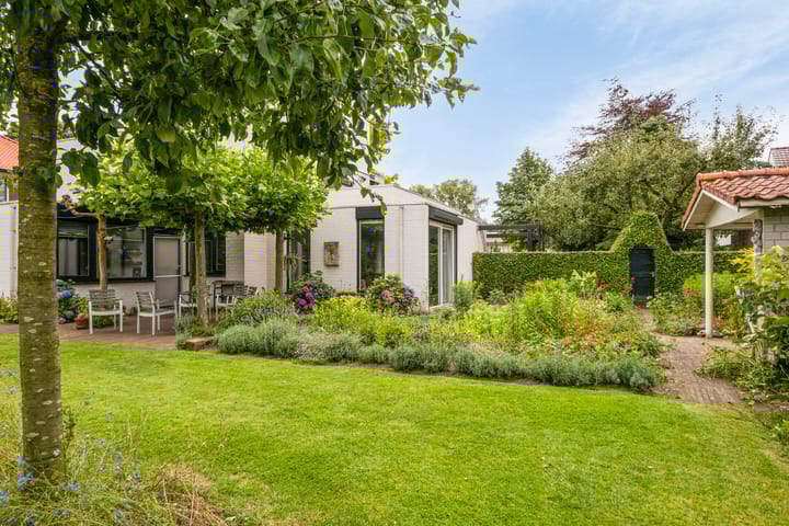 Photo 38 of Sint Servatiusstraat 34