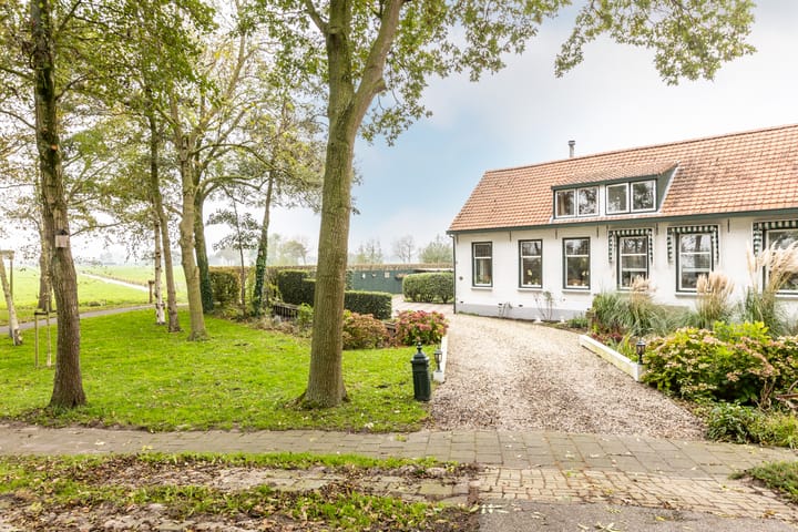 Middelweg 45