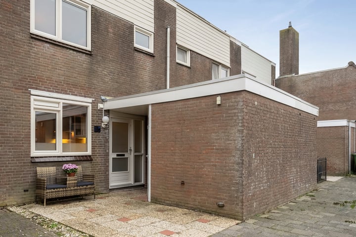 View photo 2 of Brikstraat 26