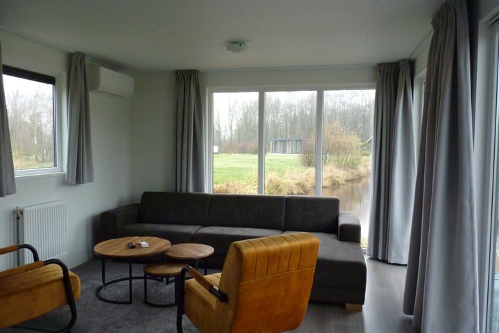 View photo 15 of Hoofdweg 20-A