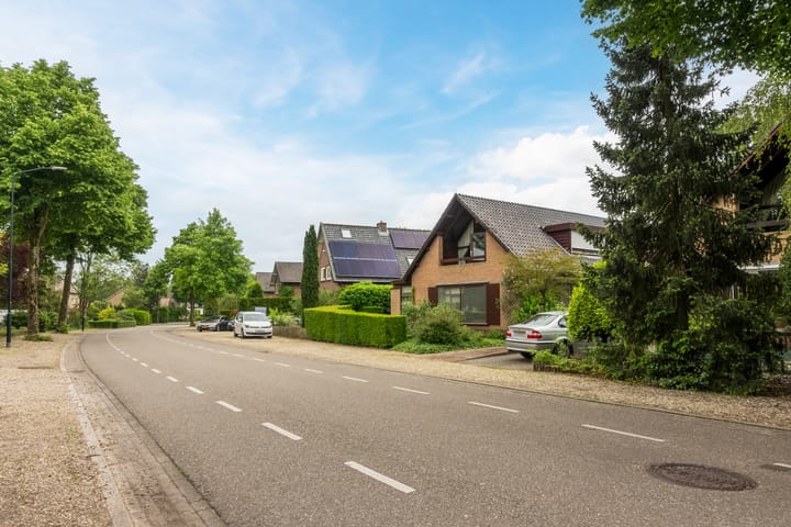 Foto 47 van Hoenderloseweg 67