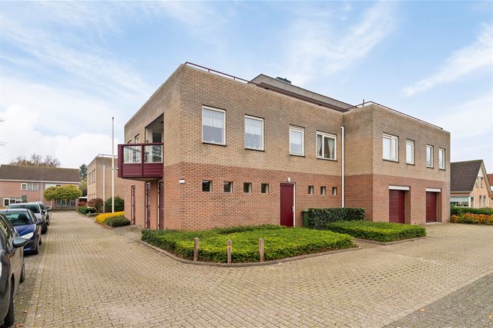 Bekijk foto 15 van Tulpstraat 3