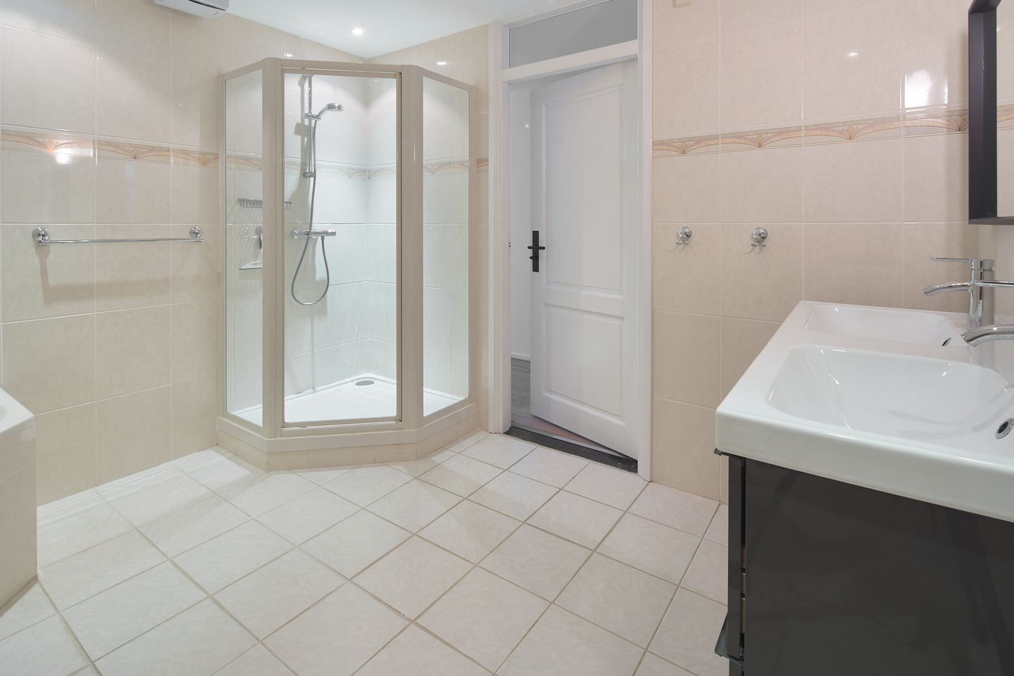 Foto 25 van De Buytencamp 12-A