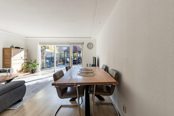 Foto 9 van Stella Agsteribbeland 17