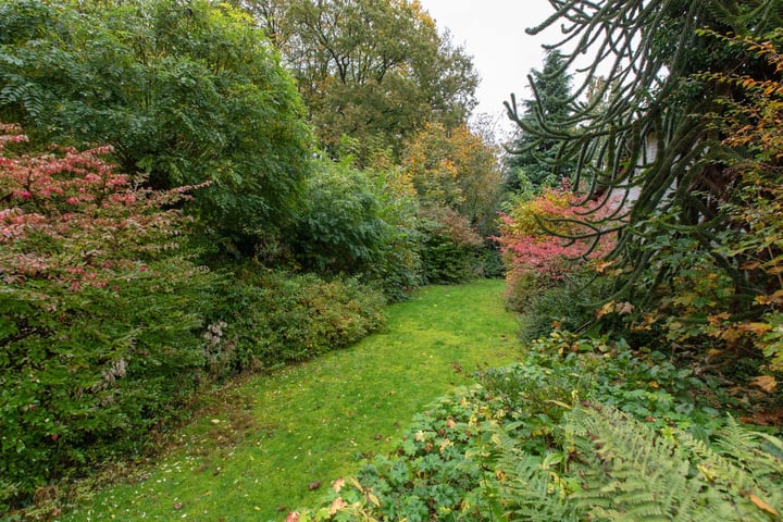 Bekijk foto 3 van Menthenbergseweg 25