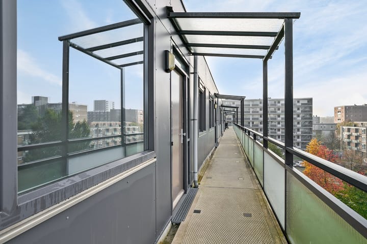 Foto 2 van Albert van Raalteplein 95