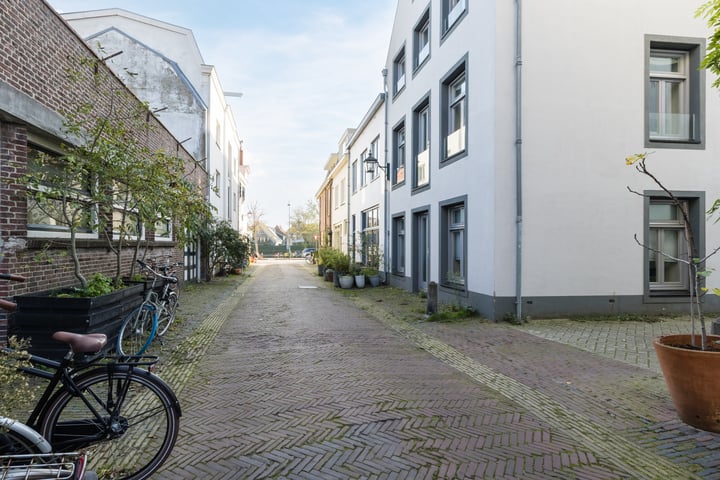 View photo 22 of Bakenesserstraat 24-D