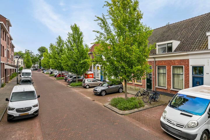 Bekijk foto 2 van Godevaert Montensstraat 17