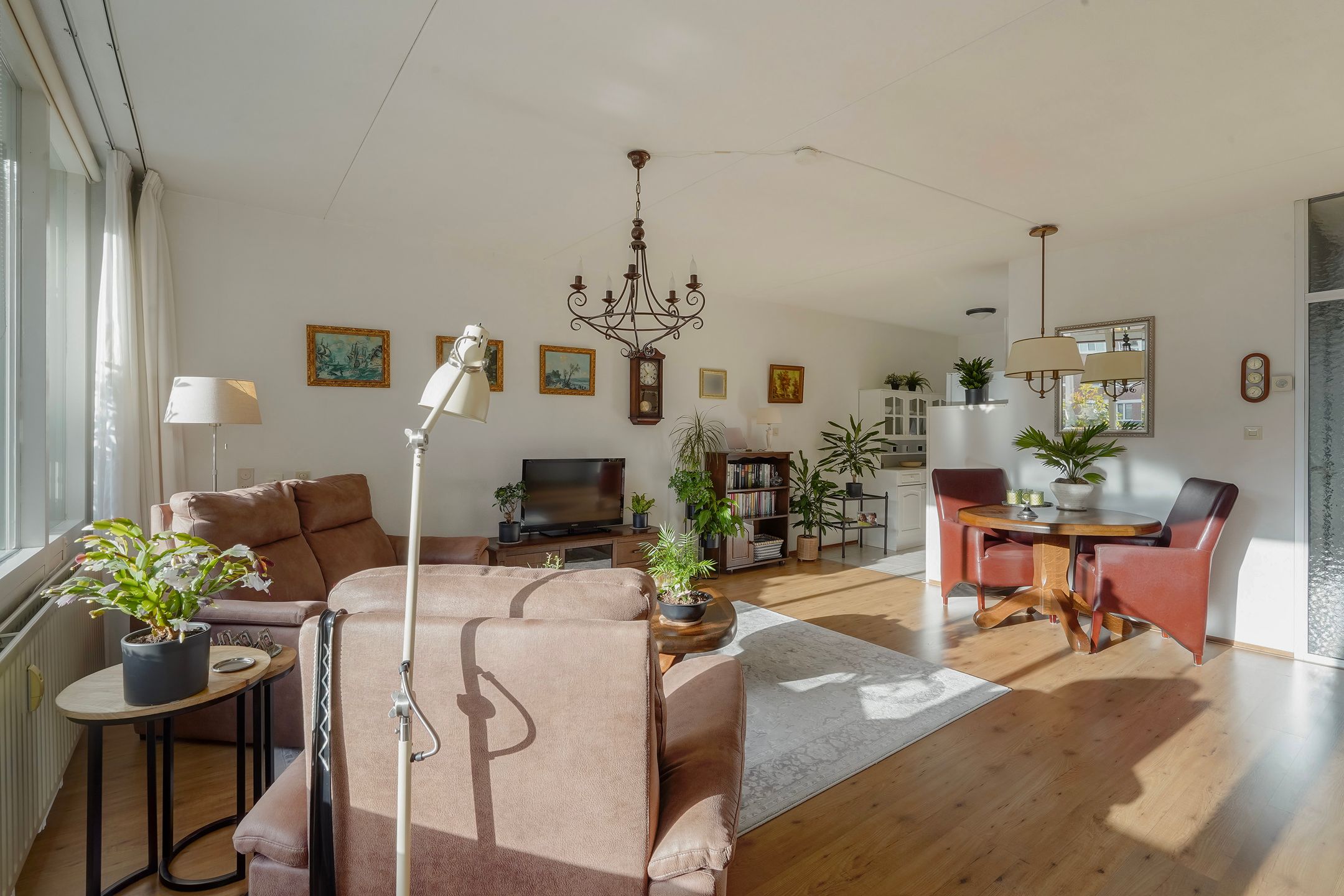 Photo 3 of Sir Winston Churchillln 811-A