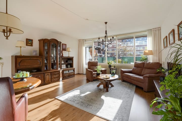 Foto 4 van Sir Winston Churchillln 811-A