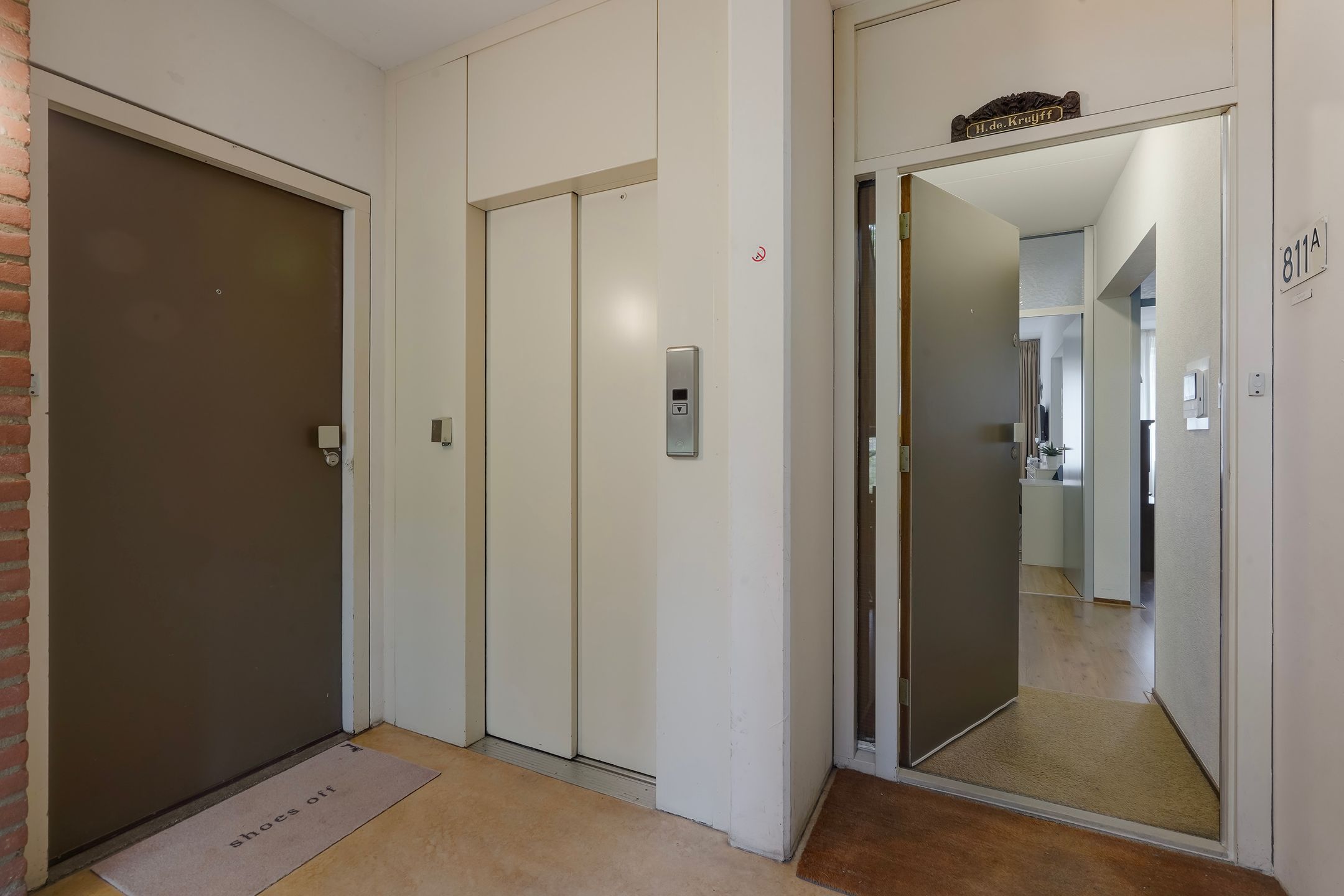 Photo 15 of Sir Winston Churchillln 811-A