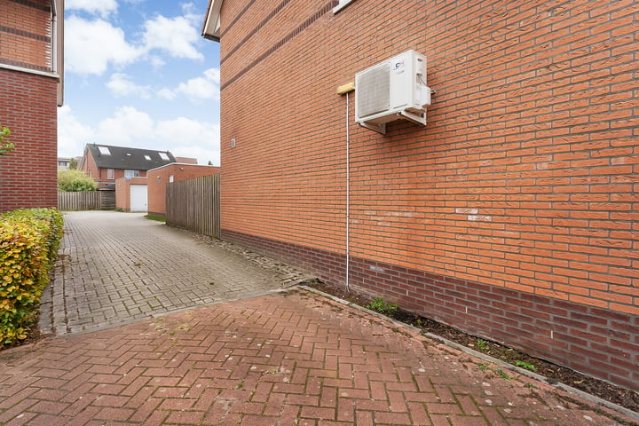 Bekijk foto 37 van Van Oijstraat 18