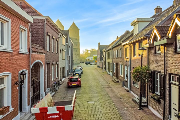 View photo 4 of Salvatorstraat 30