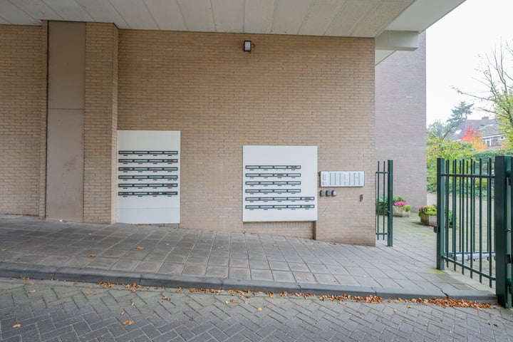 Bekijk foto 3 van Montaubanstraat 117