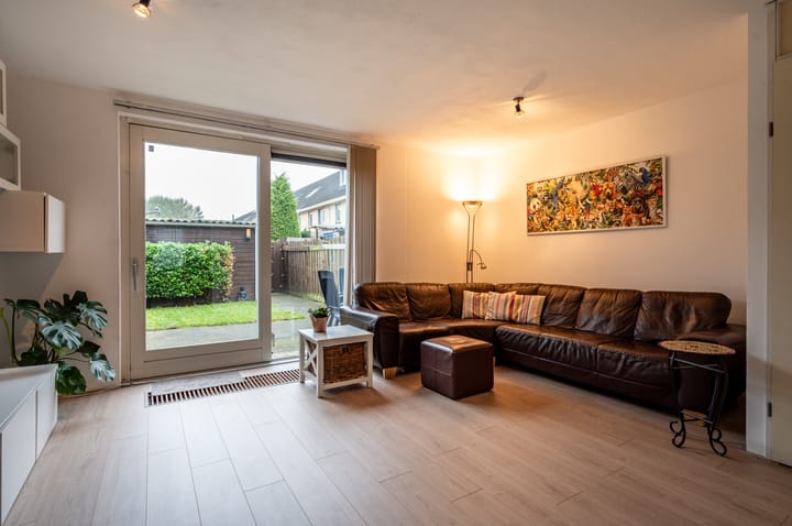 Foto 8 van Brederostraat 10