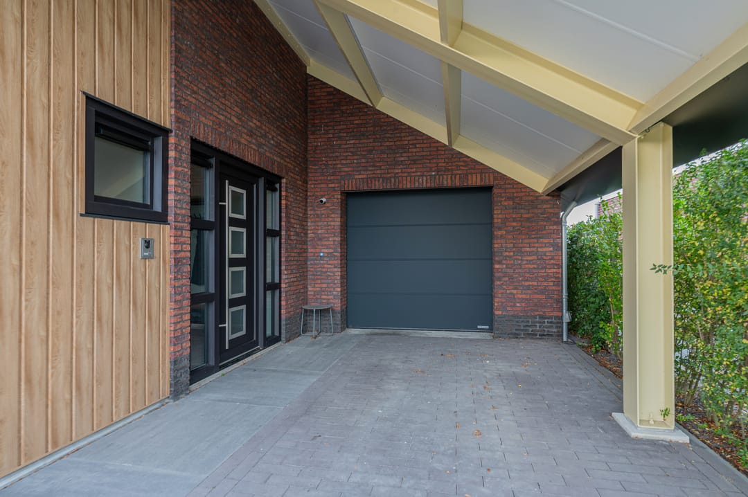 Photo 7 of Leeuwerik 13