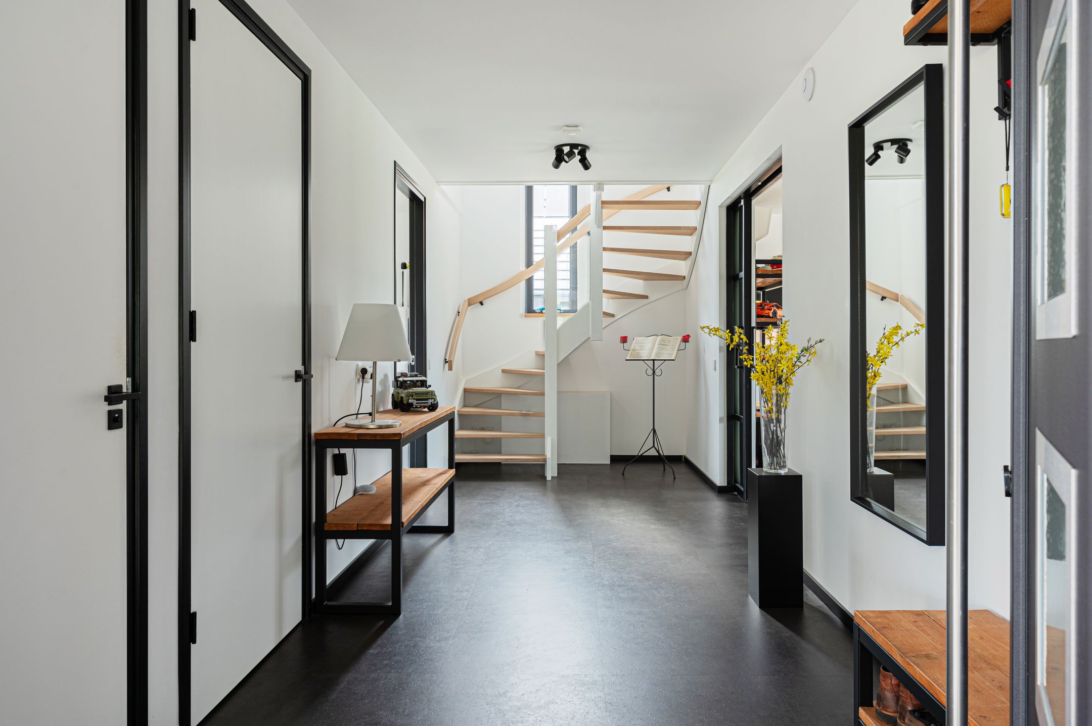 Photo 9 of Leeuwerik 13