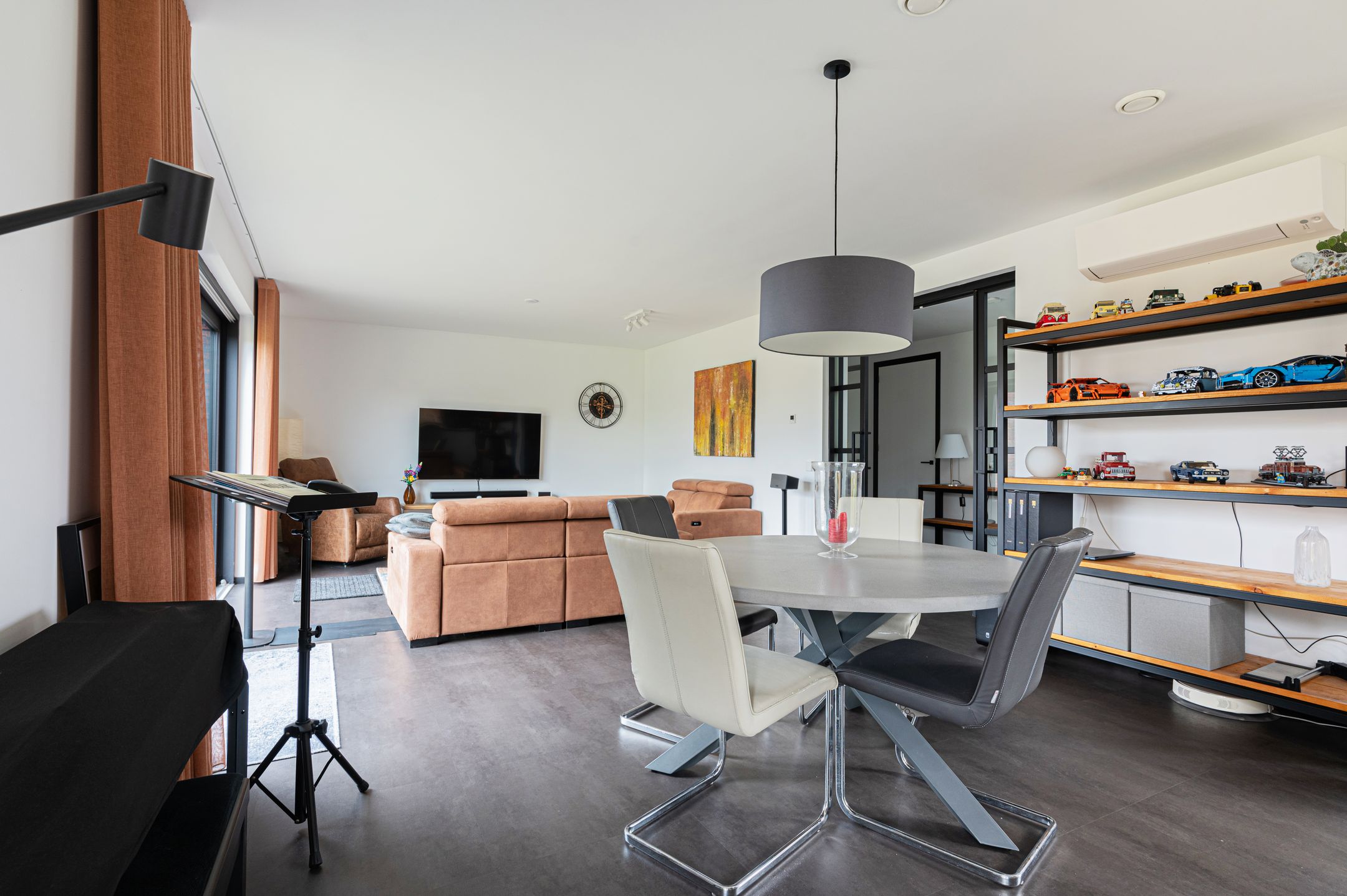 Photo 24 of Leeuwerik 13