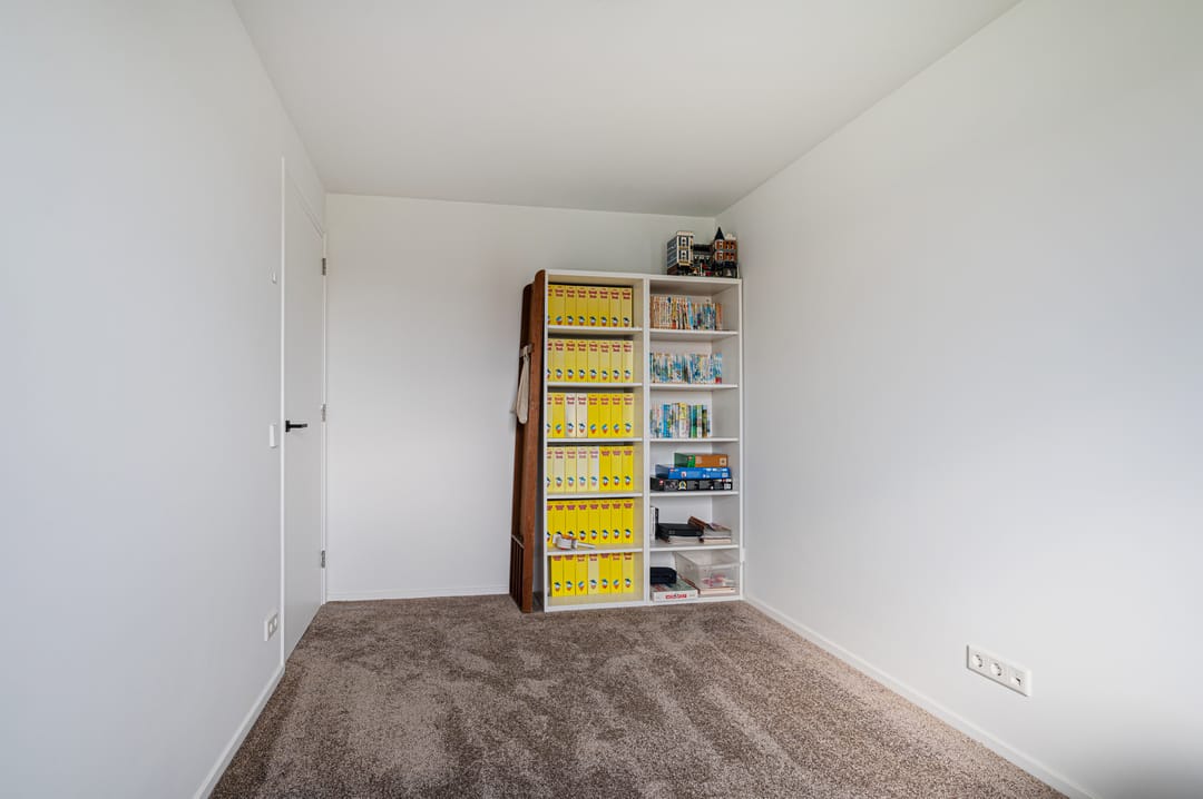 Photo 38 of Leeuwerik 13