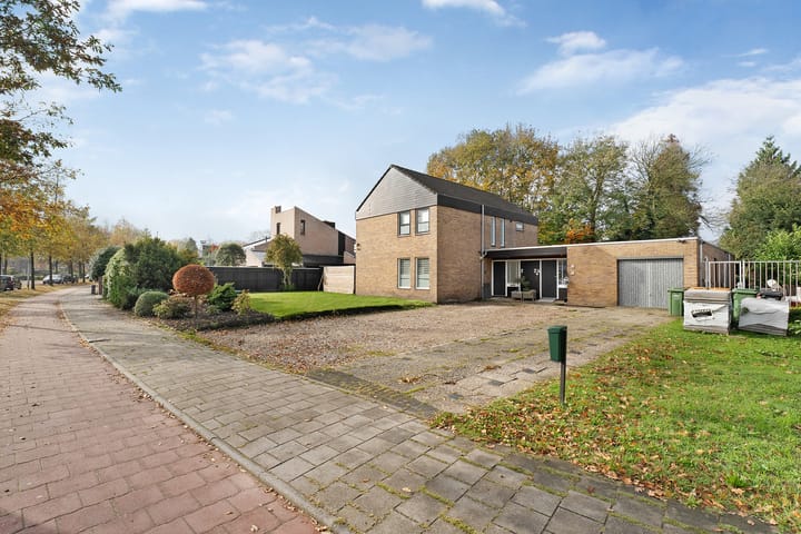 Foto 2 van van Limburg Stirumstraat 2