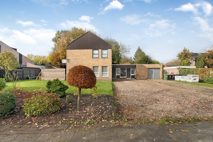 Foto 3 van van Limburg Stirumstraat 2